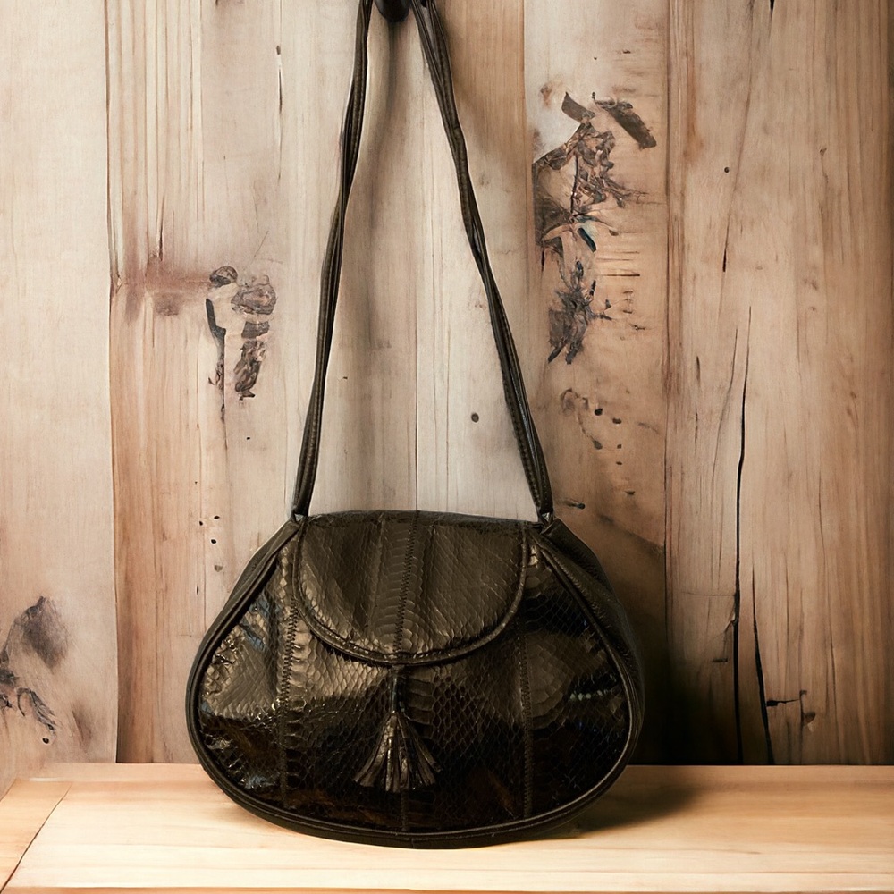Vintage snake skin and pebbled leather shoulder bag snap closure adjust strap